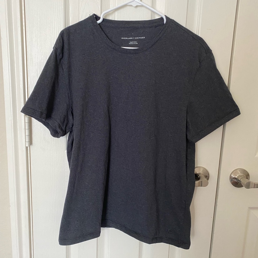 Everlane Men’s crewneck T-shirt